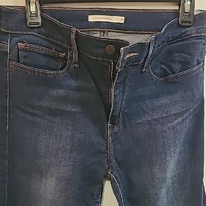 Slimming Straight Blue Jeans